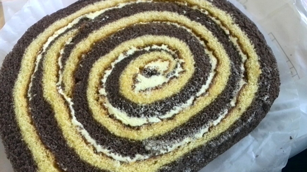 ロールケーキ ロールケーキ